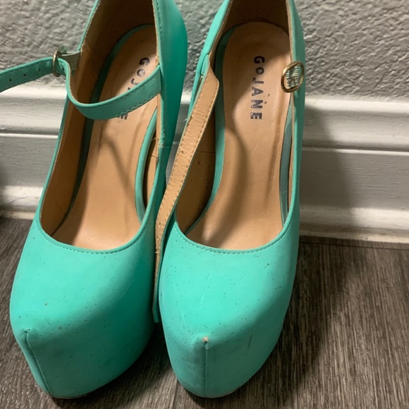 Cute teal pumps ! - Picture 2 of 2